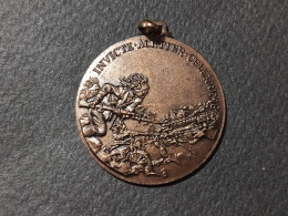 Delcampe - Medaglia BERSAGLIERI 9 Reggimento Reduci TREVISO 1971 Invicté Acriter Palazzo Trecento SPL - Italië