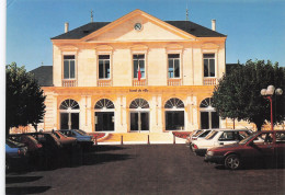Delcampe - 17 MATHA L HOTEL DE VILLE - Matha