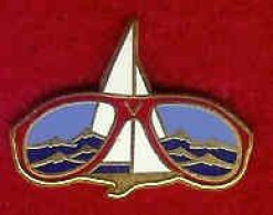 Delcampe - @@ Bateau Voilier Planche à Voile Blanche Lunette Lunettes Rouge Marque VUARNET Pouilloux EGF @@ma35 - Vela